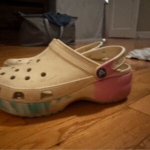 Platform crocs - off white with tie dye
